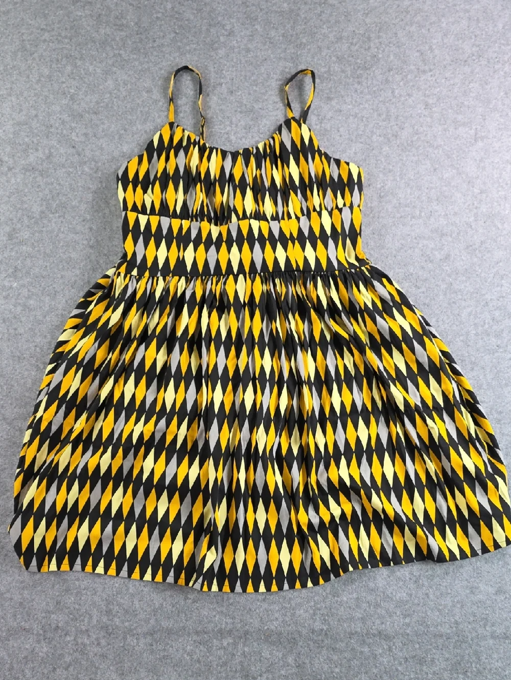 Pinup Couture Yellow and Black Diamond Print Women's Dress Sz 3X Retro - Picture 1 of 7